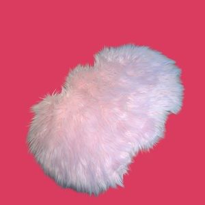 Small pink carpet
Shein